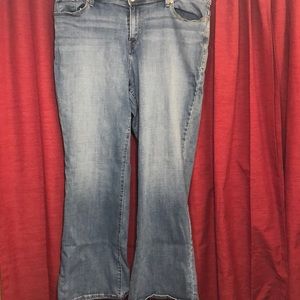 Jeans- Levi’s bootcut